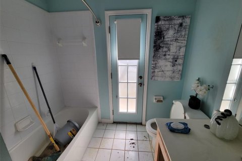 House in Jacksonville, Florida 4 bedrooms, 192.31 sq.m. № 1902487 - photo 16