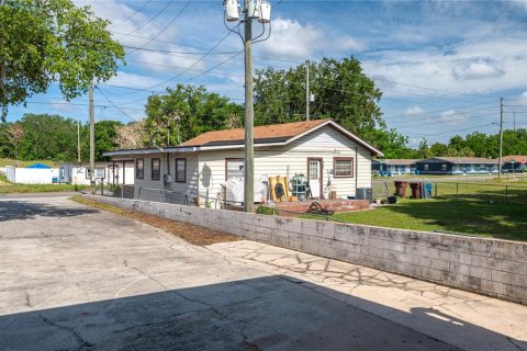 Купить коммерческую недвижимость в Лейк-Уэльс, Флорида 1823.86м2, № 2217665 - фото 8
