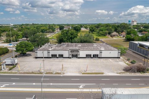 Commercial property in Lake Wales, Florida 1823.86 sq.m. № 2217665
