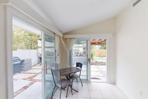 Villa ou maison à vendre à Sarasota, Floride: 2 chambres, 94.39 m2 № 2130914 - photo 16