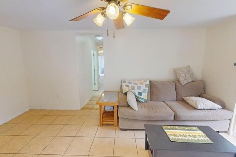 Villa ou maison à vendre à Sarasota, Floride: 2 chambres, 94.39 m2 № 2130914 - photo 8