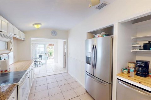 Villa ou maison à vendre à Sarasota, Floride: 2 chambres, 94.39 m2 № 2130914 - photo 19