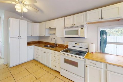 Villa ou maison à vendre à Sarasota, Floride: 2 chambres, 94.39 m2 № 2130914 - photo 18