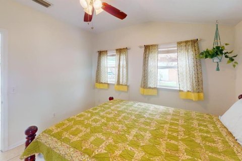 Villa ou maison à vendre à Sarasota, Floride: 2 chambres, 94.39 m2 № 2130914 - photo 30