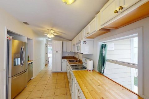 Villa ou maison à vendre à Sarasota, Floride: 2 chambres, 94.39 m2 № 2130914 - photo 20