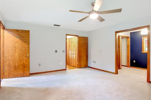 House in DeLand, Florida 4 bedrooms, 247.31 sq.m. № 2347745 - photo 15