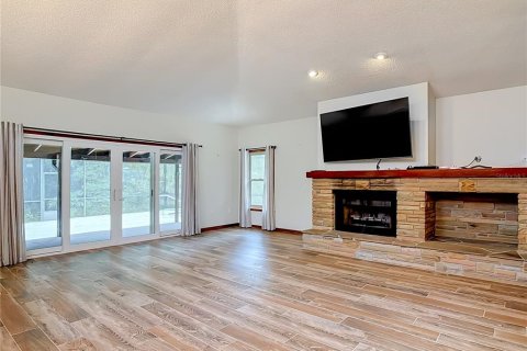 House in DeLand, Florida 4 bedrooms, 247.31 sq.m. № 2347745 - photo 7