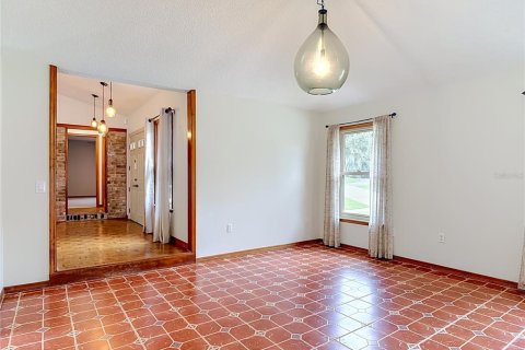 House in DeLand, Florida 4 bedrooms, 247.31 sq.m. № 2347745 - photo 8