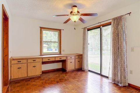 House in DeLand, Florida 4 bedrooms, 247.31 sq.m. № 2347745 - photo 14