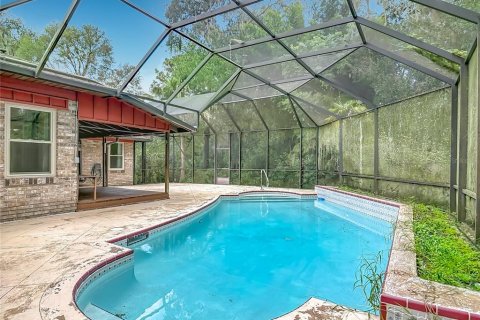 House in DeLand, Florida 4 bedrooms, 247.31 sq.m. № 2347745 - photo 2