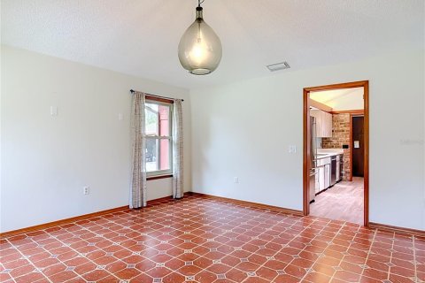 House in DeLand, Florida 4 bedrooms, 247.31 sq.m. № 2347745 - photo 25