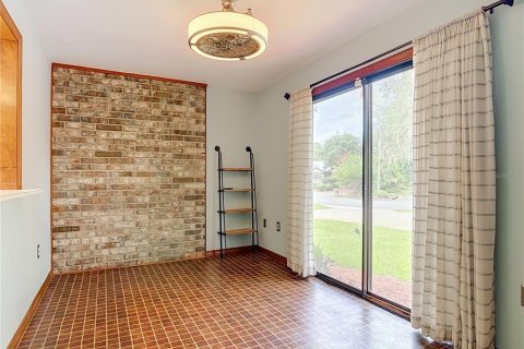 House in DeLand, Florida 4 bedrooms, 247.31 sq.m. № 2347745 - photo 30