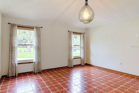 House in DeLand, Florida 4 bedrooms, 247.31 sq.m. № 2347745 - photo 24