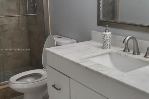 Condominio en alquiler en Coral Springs, Florida, 2 dormitorios, 99.41 m2 № 2056383 - foto 12