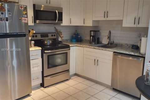 Condominio en alquiler en Coral Springs, Florida, 2 dormitorios, 99.41 m2 № 2056383 - foto 4