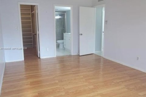 Condominio en alquiler en Coral Springs, Florida, 2 dormitorios, 99.41 m2 № 2056383 - foto 6