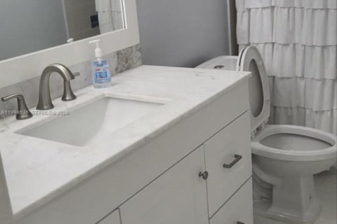 Condominio en alquiler en Coral Springs, Florida, 2 dormitorios, 99.41 m2 № 2056383 - foto 16