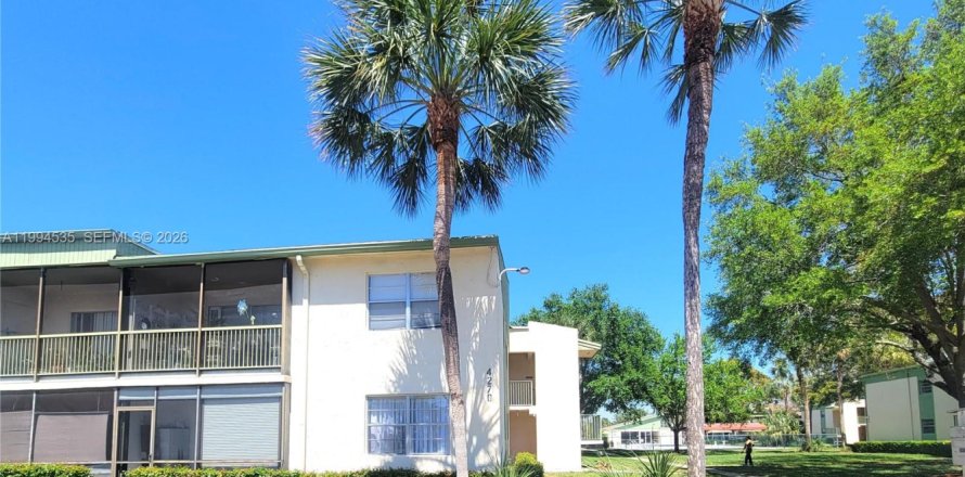 Condominio en Coral Springs, Florida, 2 dormitorios  № 2056383