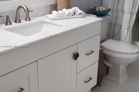 Condominio en alquiler en Coral Springs, Florida, 2 dormitorios, 99.41 m2 № 2056383 - foto 7