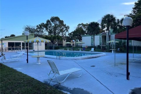 Condominio en alquiler en Coral Springs, Florida, 2 dormitorios, 99.41 m2 № 2056383 - foto 22