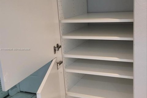 Condominio en alquiler en Coral Springs, Florida, 2 dormitorios, 99.41 m2 № 2056383 - foto 13