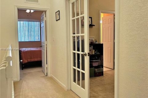 Touwnhouse à vendre à Tamarac, Floride: 3 chambres, 132.66 m2 № 1953030 - photo 11