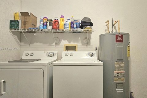 Touwnhouse à vendre à Tamarac, Floride: 3 chambres, 132.66 m2 № 1953030 - photo 21