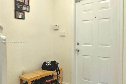 Touwnhouse à vendre à Tamarac, Floride: 3 chambres, 132.66 m2 № 1953030 - photo 9