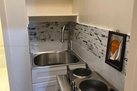 Propiedad comercial en alquiler en Homestead, Florida, 154.31 m2 № 2054912 - foto 10