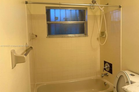 Propiedad comercial en alquiler en Homestead, Florida, 154.31 m2 № 2054912 - foto 11