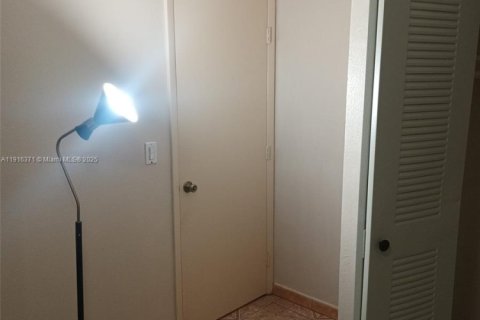 Propiedad comercial en alquiler en Homestead, Florida, 154.31 m2 № 2054912 - foto 6