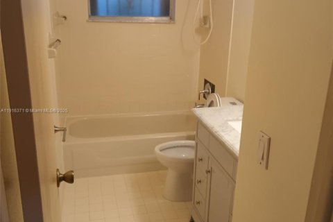 Propiedad comercial en alquiler en Homestead, Florida, 154.31 m2 № 2054912 - foto 14