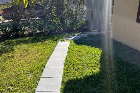 Propiedad comercial en Homestead, Florida 154.31 m2 № 2054912