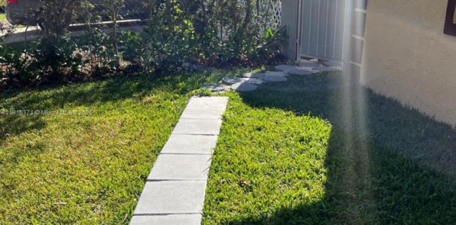 Propiedad comercial en Homestead, Florida 154.31 m2 № 2054912