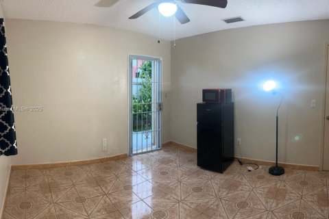Propiedad comercial en alquiler en Homestead, Florida, 154.31 m2 № 2054912 - foto 4