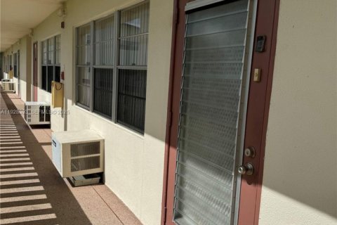 Снять в аренду кондоминиум в Бока-Ратон, Флорида 1 спальня, 66.89м2, № 2035082 - фото 5