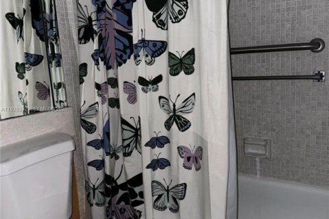 Снять в аренду кондоминиум в Бока-Ратон, Флорида 1 спальня, 66.89м2, № 2035082 - фото 14