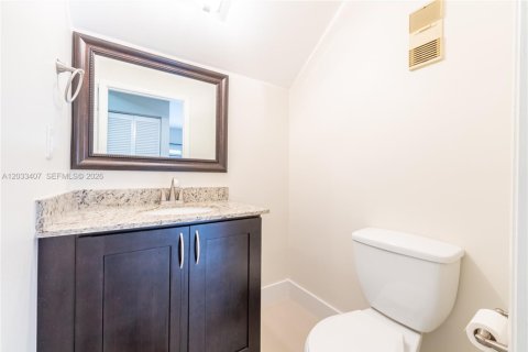 Touwnhouse à louer à Hialeah, Floride: 2 chambres, 122.26 m2 № 2077986 - photo 23