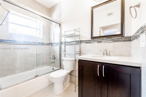 Touwnhouse à louer à Hialeah, Floride: 2 chambres, 122.26 m2 № 2077986 - photo 27