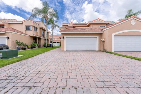 Touwnhouse à Hialeah, Floride 2 chambres, 122.26 m2 № 2077986