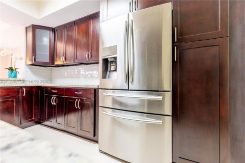 Touwnhouse à louer à Hialeah, Floride: 2 chambres, 122.26 m2 № 2077986 - photo 15