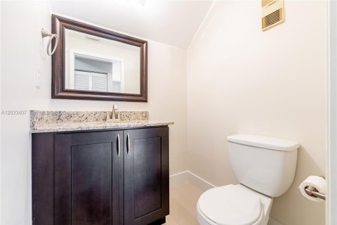 Touwnhouse à louer à Hialeah, Floride: 2 chambres, 122.26 m2 № 2077986 - photo 22