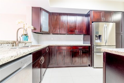 Touwnhouse à louer à Hialeah, Floride: 2 chambres, 122.26 m2 № 2077986 - photo 10