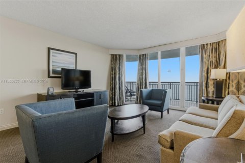 Condo in Sunny Isles Beach, Florida, 2 bedrooms № 2189274 - photo 4
