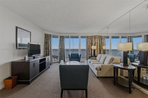 Condo in Sunny Isles Beach, Florida, 2 bedrooms № 2189274 - photo 5