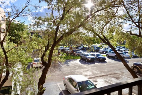 Condominio en alquiler en Miami, Florida, 2 dormitorios, 89.65 m2 № 1984113 - foto 2