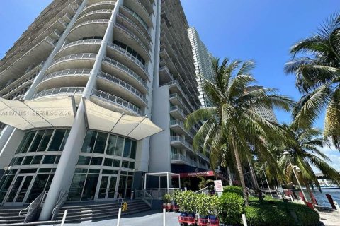Studio à Condo à Miami, Floride  № 2042040