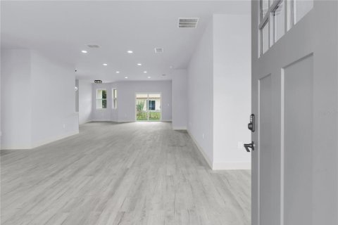 Villa ou maison à vendre à Kissimmee, Floride: 4 chambres, 206.61 m2 № 2295232 - photo 2