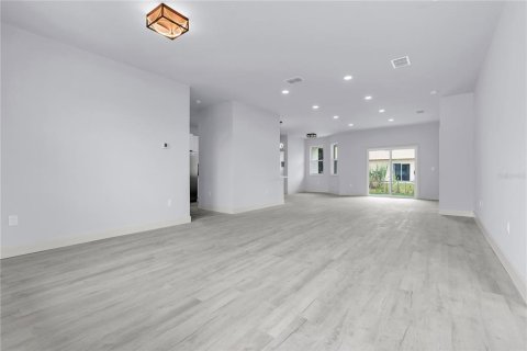 Villa ou maison à vendre à Kissimmee, Floride: 4 chambres, 206.61 m2 № 2295232 - photo 3