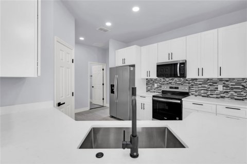 Villa ou maison à vendre à Kissimmee, Floride: 4 chambres, 206.61 m2 № 2295232 - photo 10